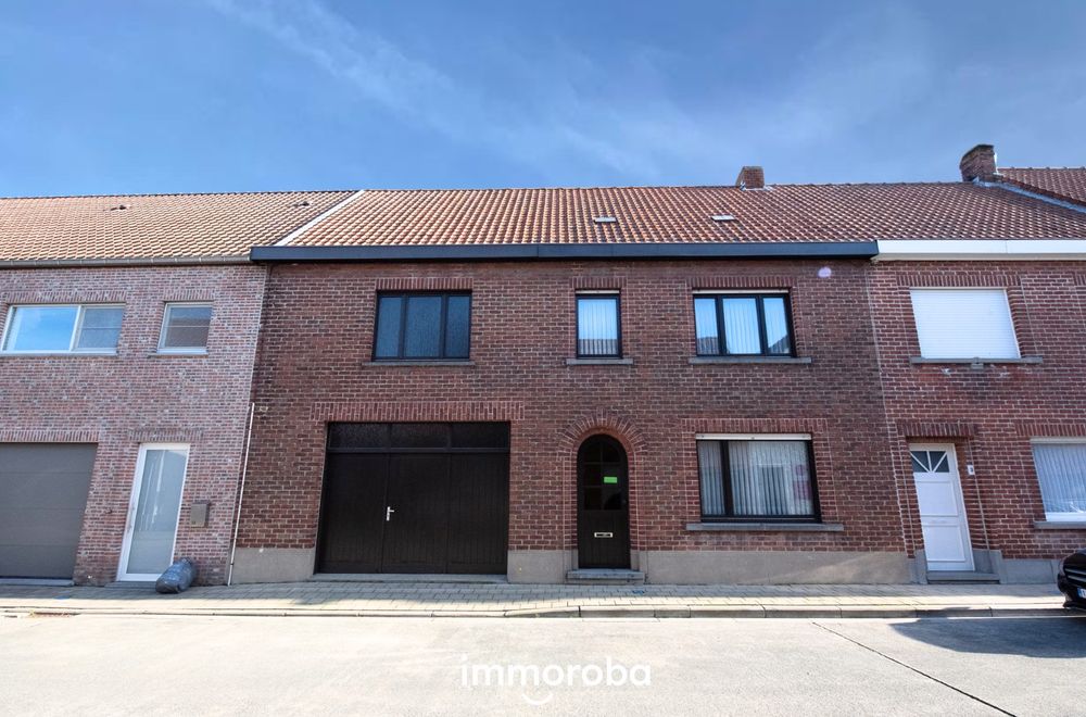 Vastgoedfoto van onroerend goed 8121928, Stevig gebouwde woning TE KOOP in Desselgem.