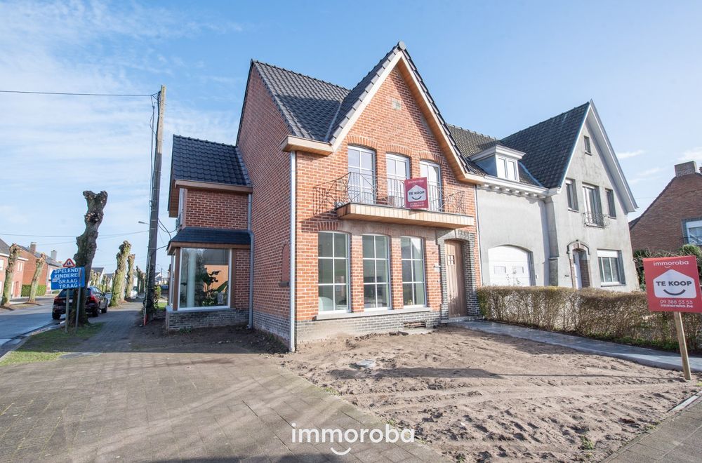 Vastgoedfoto van onroerend goed 8114993, TOTAALRENOVATIE te koop! Charmante hoekwoning met 3 slaapkamers in het centrum van Zulte. Koop nu aan 3% registratiebelasting!*