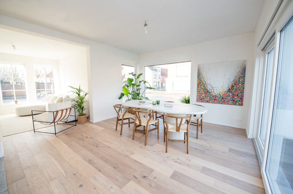 Vastgoedfoto van TOTAALRENOVATIE te koop! Charmante hoekwoning met 3 slaapkamers in het centrum van Zulte. Koop nu aan 3% registratiebelasting!*