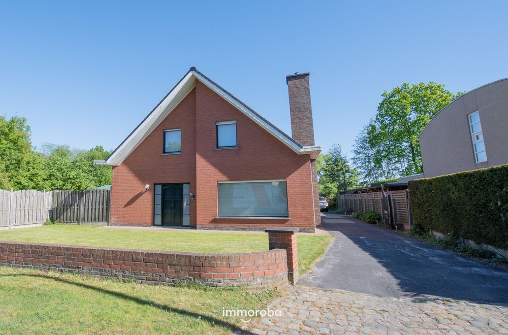 Vastgoedfoto van onroerend goed 8947662, Ruime woning in "De Piste" met garage & tuin te huur!