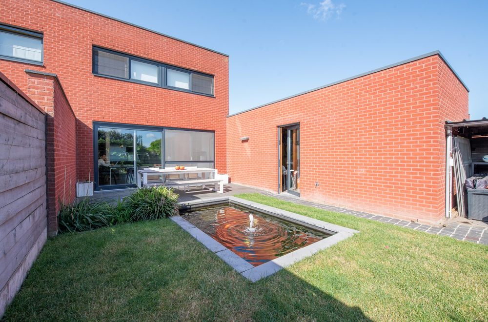 Vastgoedfoto van Tijdloze, instapklare woning TE KOOP in Waregem.
