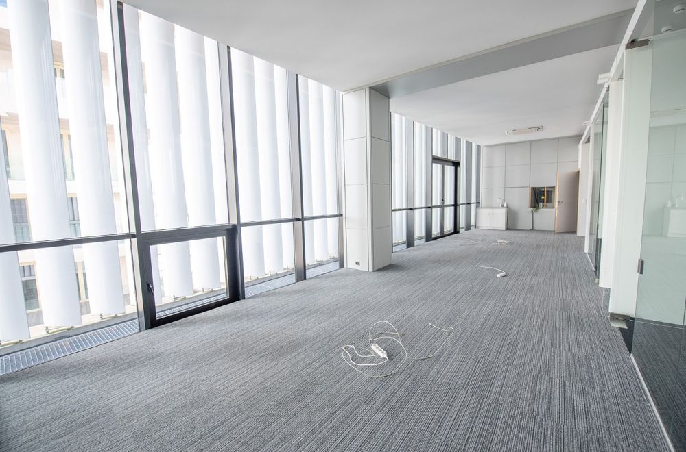 Vastgoedfoto van Instapklare kantoorruimte TE HUUR in de Elindus-arena te Waregem!