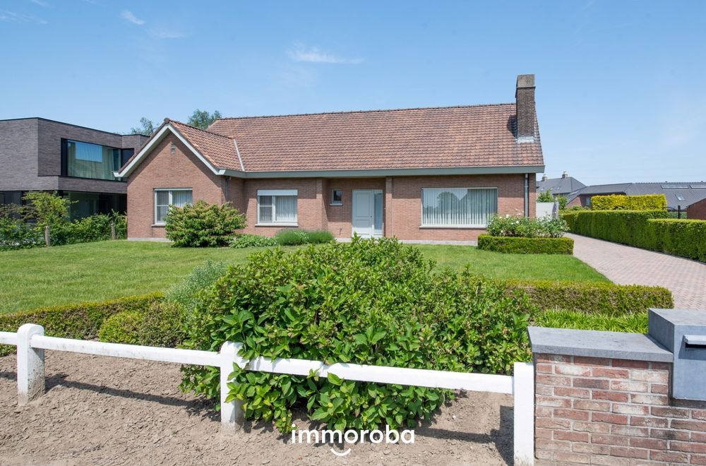 Vastgoedfoto van onroerend goed 7852589, Topper! Te koop: Mooie villa op 1163m² op zeer gunstige ligging te Waregem. 