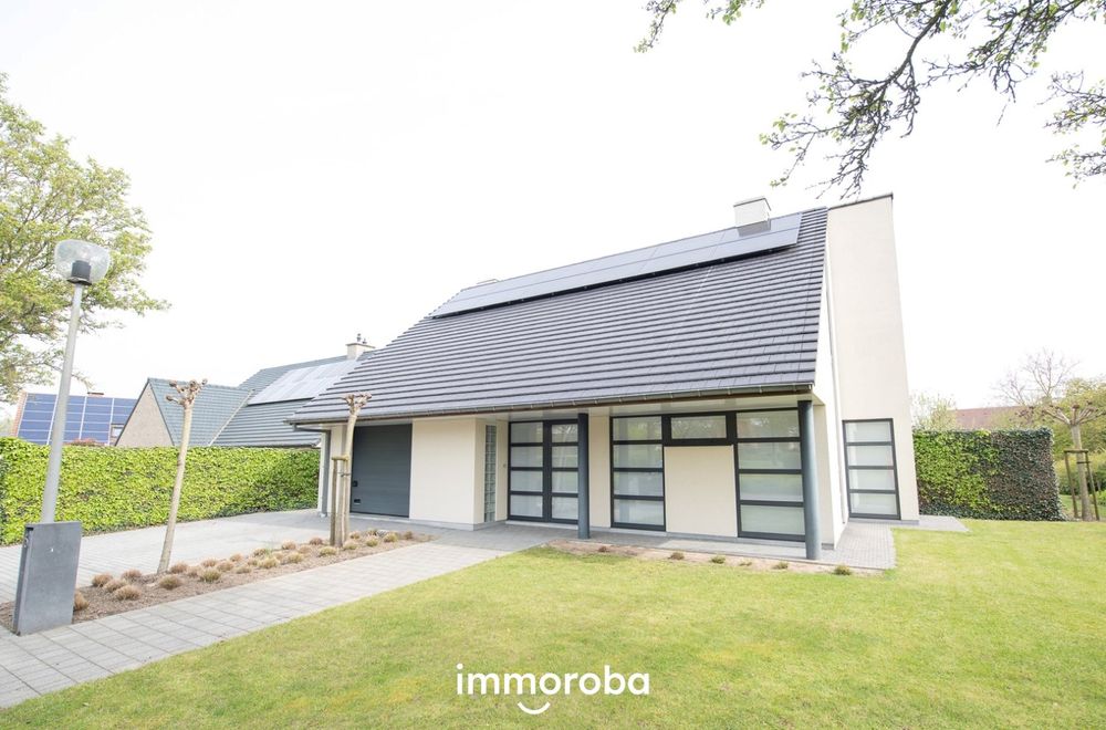Vastgoedfoto van onroerend goed 7833259, Perfect onderhouden villa op 914m² te koop in residentiële wijk te Waregem.