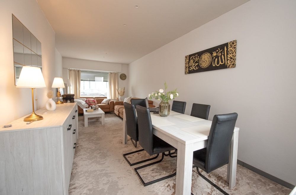 Vastgoedfoto van Mooi gerenoveerde, halfopen woning te koop in Zulte (centrum Machelen) met 3 slaapkamers.