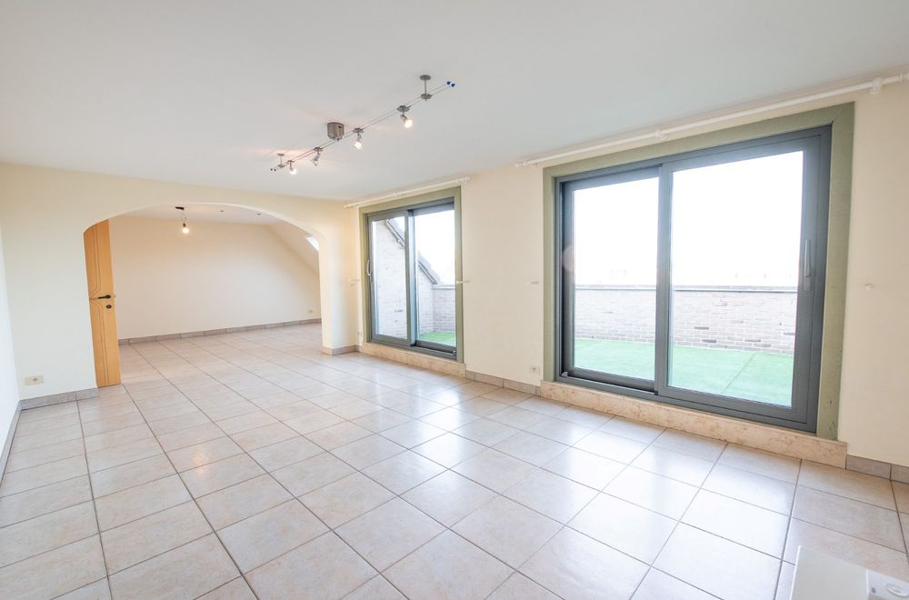 Vastgoedfoto van TE KOOP: Ruim duplex-appartement met 3 slaapkamers met groot terras in centrum Zulte!