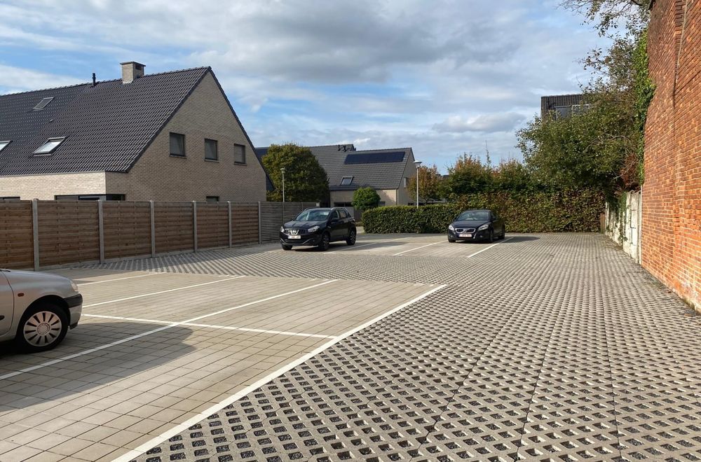 Vastgoedfoto van Autostaanplaats TE HUUR in Waregem.